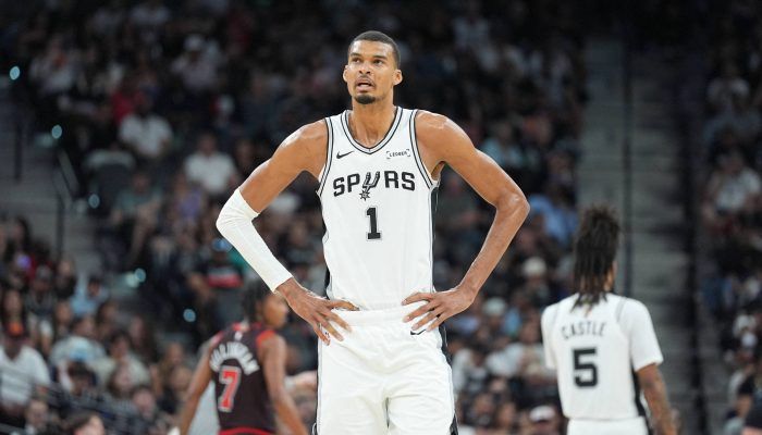 Victor Wembanyama durante duelo entre San Antonio Spurs e Chicago Bulls
             -       
        Daniel Dunn - 30.mar.26/Imagn Images via Reuters Connect