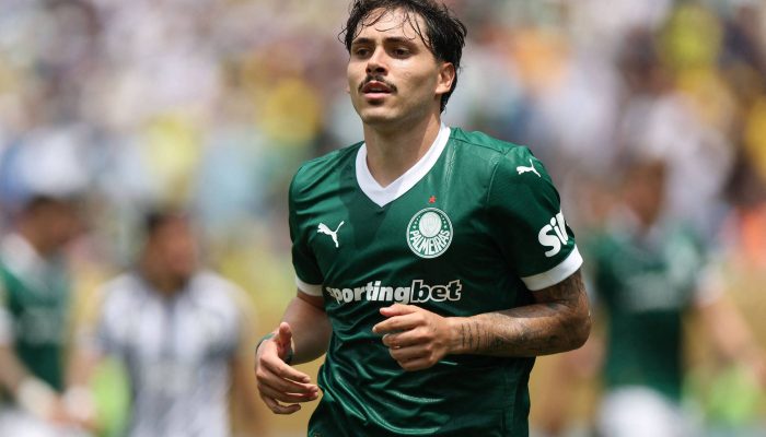 Maurício, do Palmeiras, em ação na Copa do Mundo de Clubes; meia deverá defender a seleção do Paraguai no Mundial
             -       
        François Nel - 28.jun.25/Getty Images via AFP
