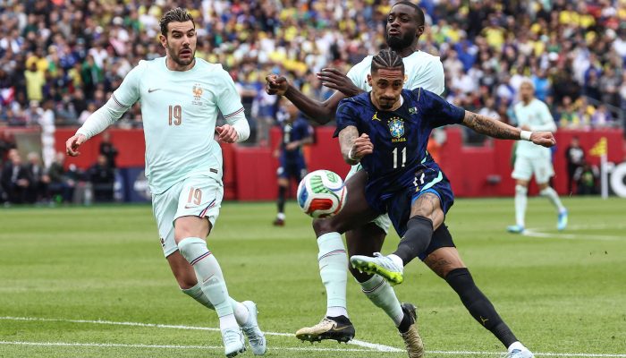 Raphinha tenta finalização no amistoso entre Brasil e França; atacante deixou o jogo com uma lesão muscular na coxa esquerda
             -       
        Winslow Townson - 26.mar.26/Imagn Images via Reuters Connect