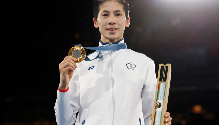 Lin Yu-ting posa com medalha de ouro conquistada nos Jogos de Paris 
             -       
        Peter Cziborra - 10.ago.24/Reuters