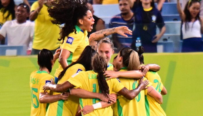 Jogadoras do Brasil comemoram gol em amistoso contra a Coreia do Sul pela Fifa Series 2026, na Arena Pantanal, em Cuiabá
             -       
        Francisco Alves/Francisco Alves/AGIF