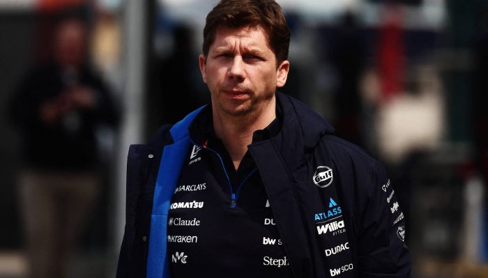 James Vowles durante o fim de semana do GP da China
             -       
        Jakub Porzycki - 15.mar.26/Reuters