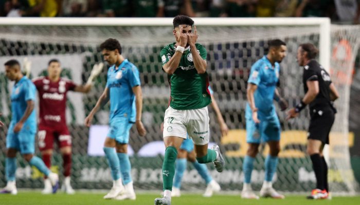 Flaco López comemora gol na partida entre Palmeiras e Santos, neste sábado (2), em São Paulo
             -       
        Jean Carniel/Reuters