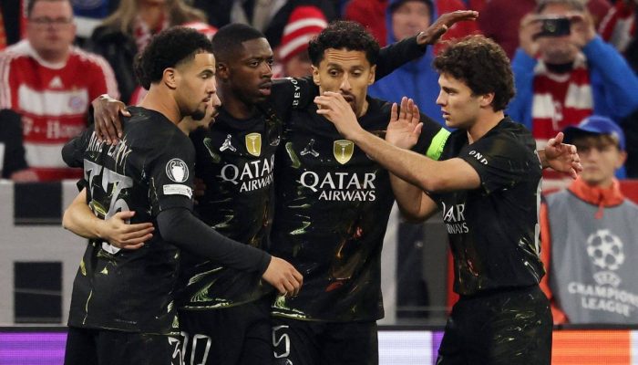 Jogadores do PSG comemoram gol de Dembelé contra o Bayern
             -       
        Franck Fife/AFP