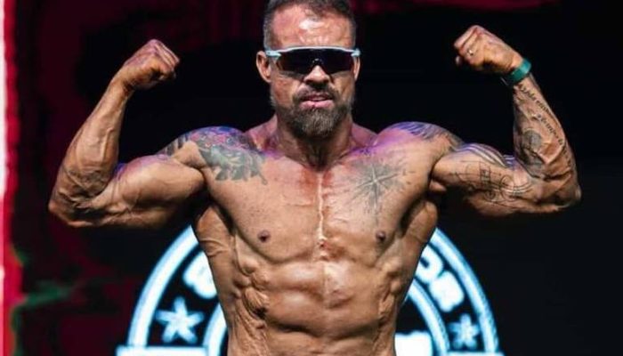O atleta Leonardo "Santo Forte" de Oliveira nos palcos de fisiculturismo
             -       
        Marcelo Magalhaes