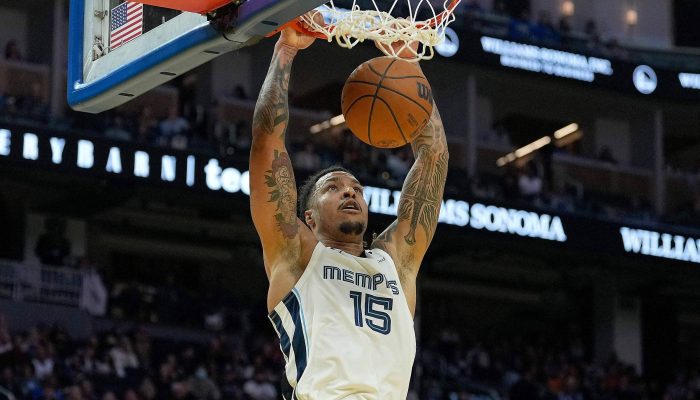 Brandon Clarke enterra durante duelo entre Memphis Grizzlies e Golden State Warriors no Chase Center, em San Francisco
             -       
        Thearon W. Henderson - 4.jan.25/Getty Images via AFP