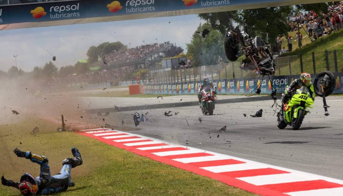 Espanhol Alex Marquez sofre acidente durante etapa da MotoGP na Catalunha
             -       
        Daniel Ballarin/AFP