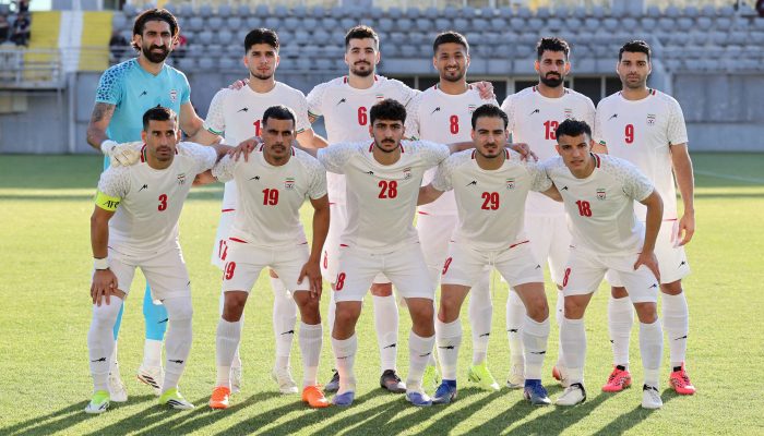 Seleção iraniana posa para foto antes de amistoso contra a Gâmbia 
             -       
        Umit Bektas - 29.mai.26/Reuters