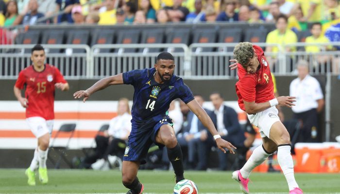 O zagueiro Bremer domina a bola no jogo da seleção brasileira contra o Egito, em Ohio, nos Estados Unidos
             -       
        Kirk Irwin - 6.jun.26/Getty Images via AFP