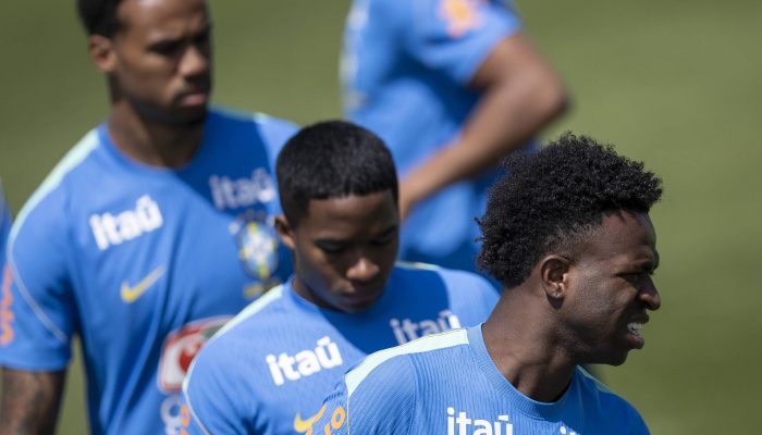 Da esq. para a dir., Gabriel Magalhães, Endrick e Vinicius Junior treinam com a seleção brasileira em Morristown, no estado de Nova Jersey (EUA)
             -       
        Eduardo Anizelli/Folhapress