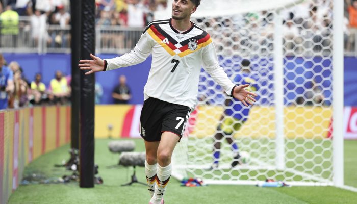 Atacante Havertz comemora um dos seus dois gols na goleada por 7 a 1 da Alemanha sobre Curaçao, em Houston (EUA)
             -       
        Li Ming/Xinhua
